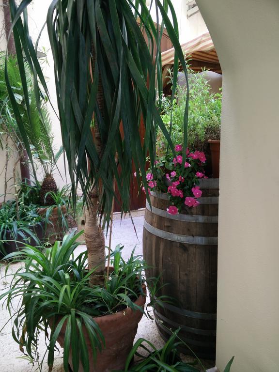 كاستيلاّماري ديل غو Locanda Scirocco المظهر الخارجي الصورة